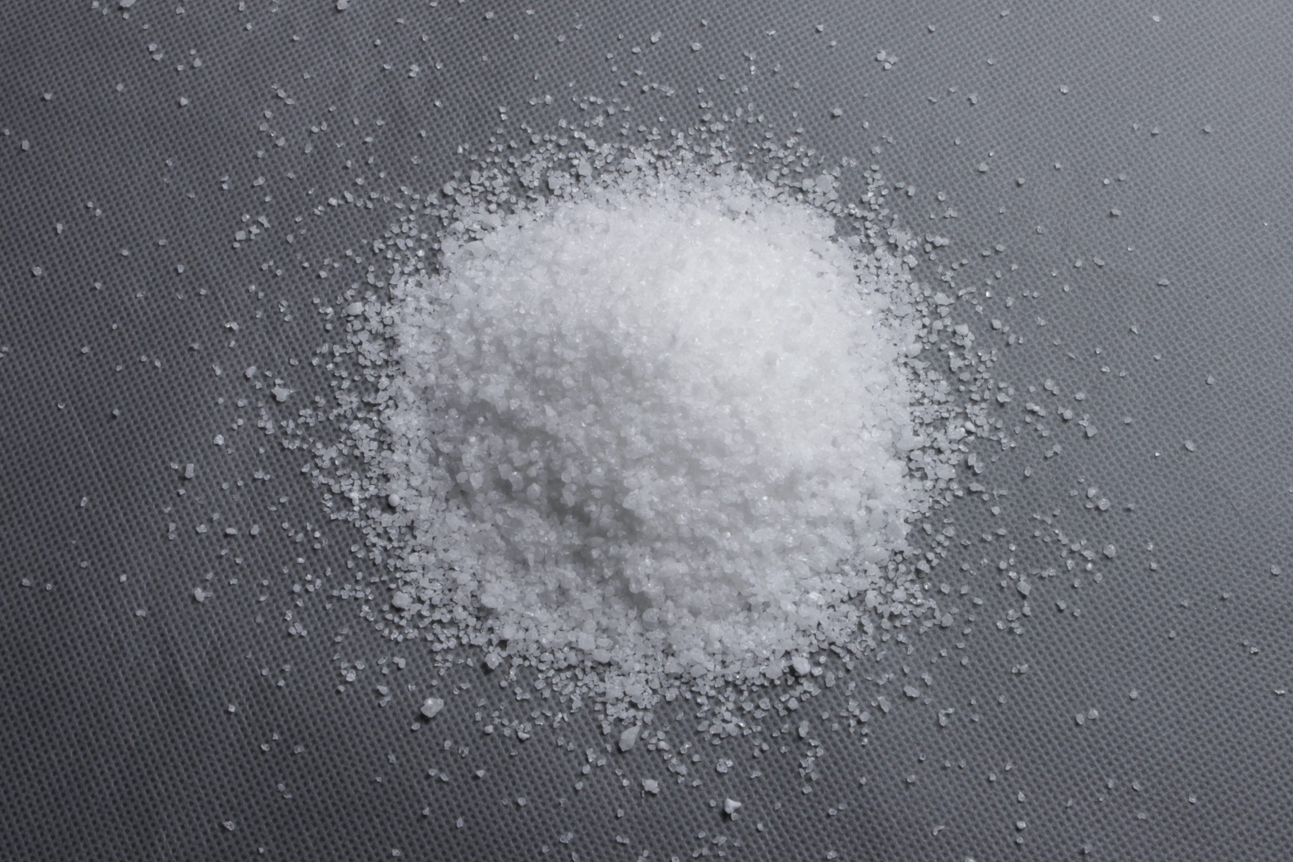 Can alumina be used as a refractory material?